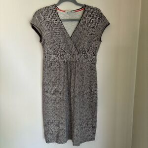 Boden Women v-neck short sleeve polka dot gray white stretch cotton dress 6 EUC!